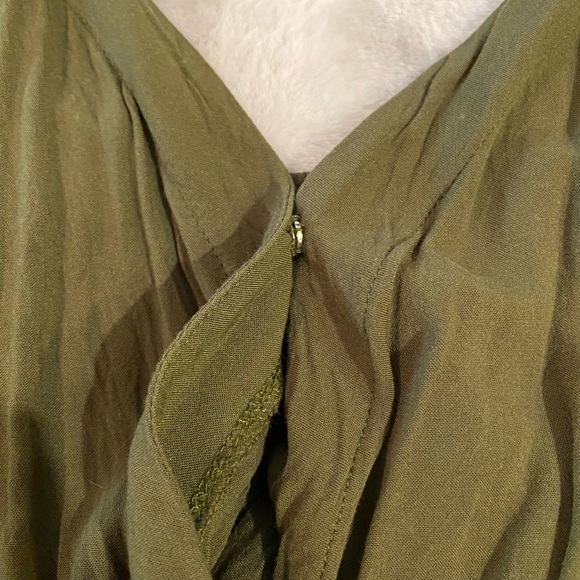 Romper - Picture 2 of 4